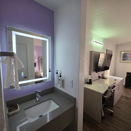 The Aqua Pacific Hotel